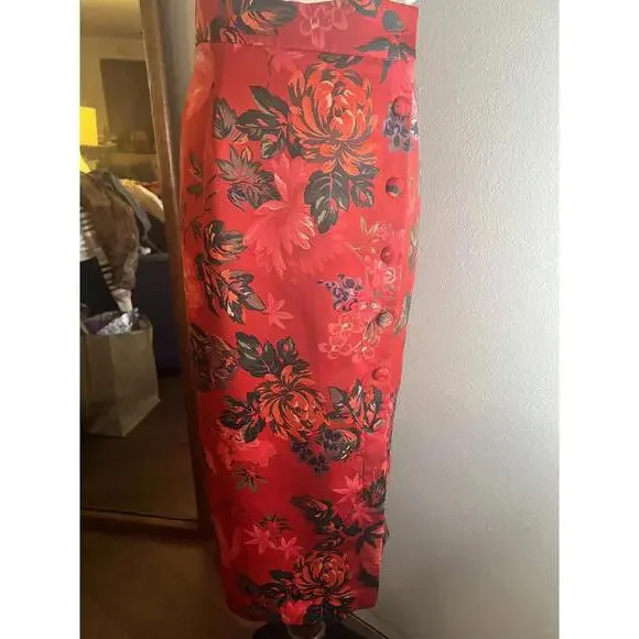 Vibrant Red Floral Midi Skirt with Button Detail - Picture 3 of 5